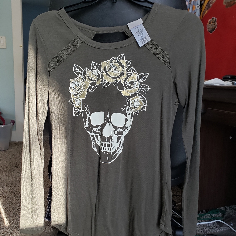 Skull shirt
